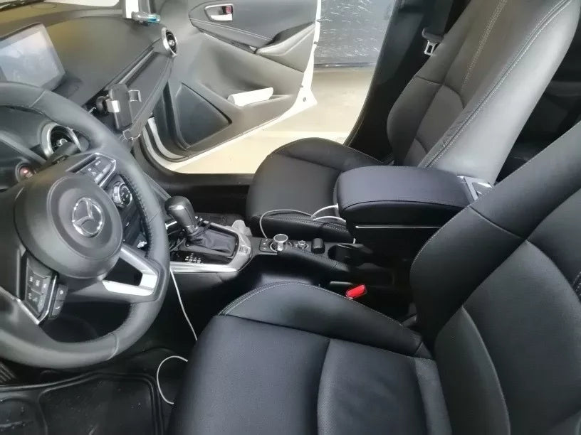 Consola Apoyabrazos - Mazda 2 Skyactive (2016 - 2026) - Elite