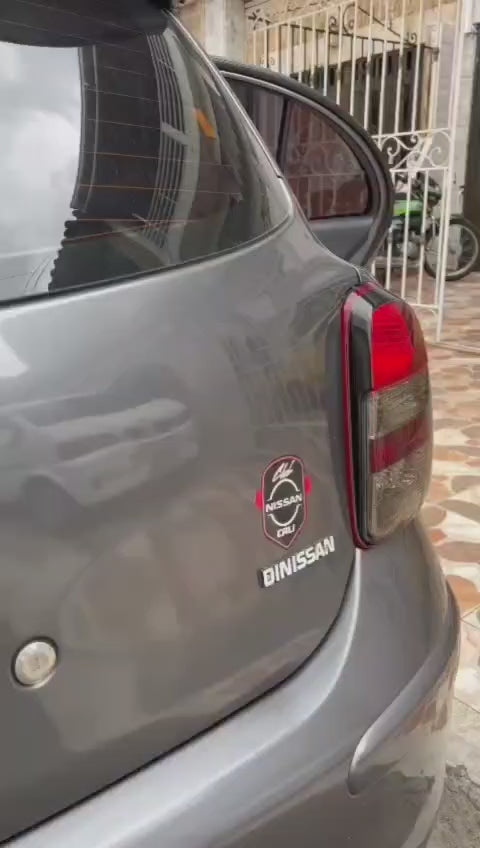 Consola Apoyabrazo - Nissan March (2012 -2026) - Elite