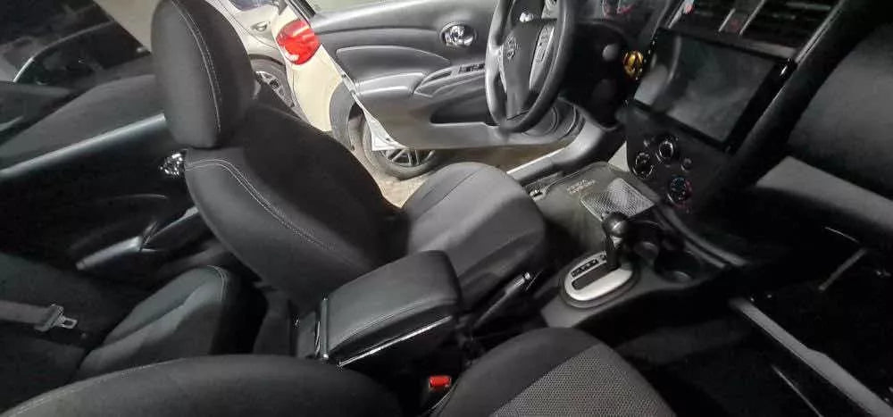 Consola Apoyabrazos - Nissan Versa Classic (2012 - 2022) - Elite